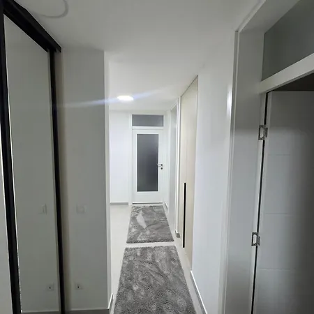 Sara 2 Apartment