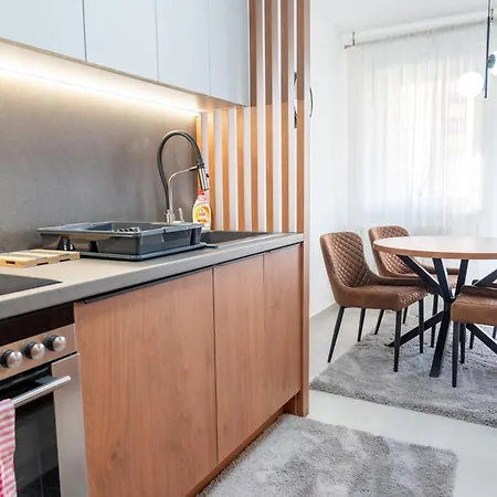 Sara 2 Apartment